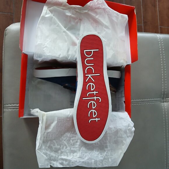 Bucketfeet - Four Walls - Designer Lex Nico - Brand New w/tags - Picture 2 of 6